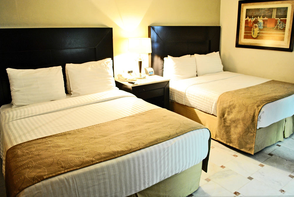 לוס מוצ'יס Hotel Plaza Inn מראה חיצוני תמונה